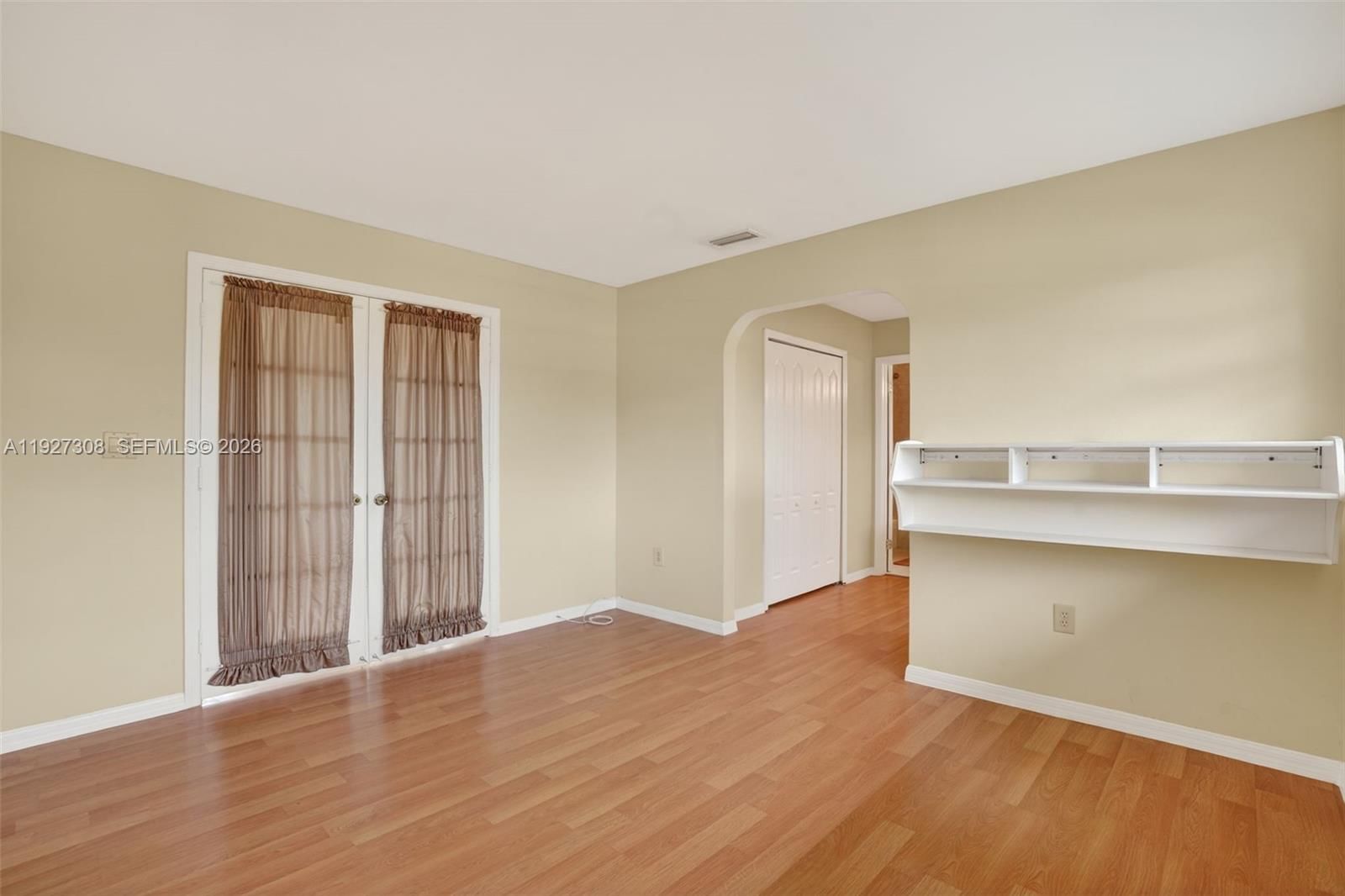 Real estate property located at 15591 45th Ter, Miami-dade, Lakes Of The Meadow Sec 5, Miami, FL