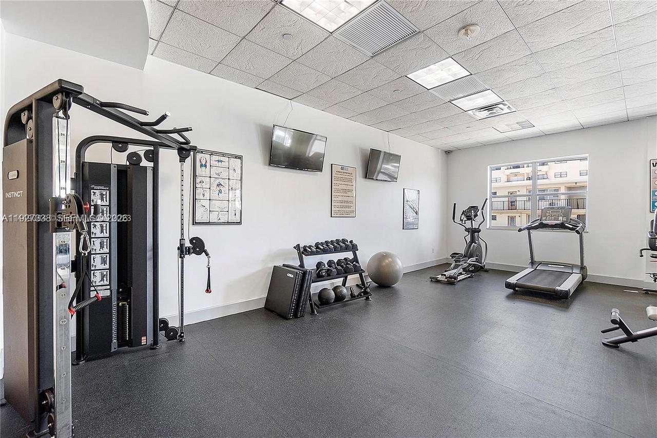 Real estate property located at 401 69th St #613, Miami-dade, 401 Blu Of North Beach Co, Miami Beach, FL