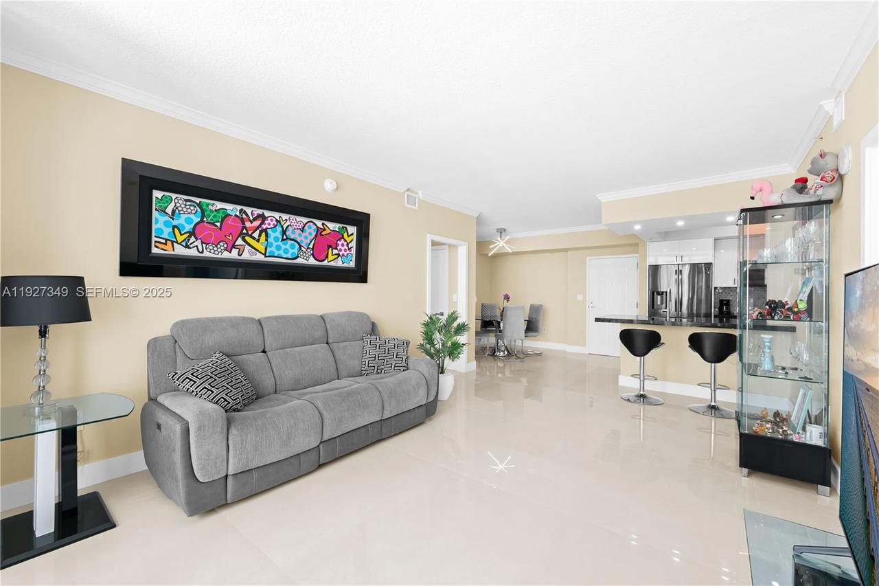 Real estate property located at 2000 Bayshore Dr #1503, Miami-dade, Cite Condo, Miami, FL
