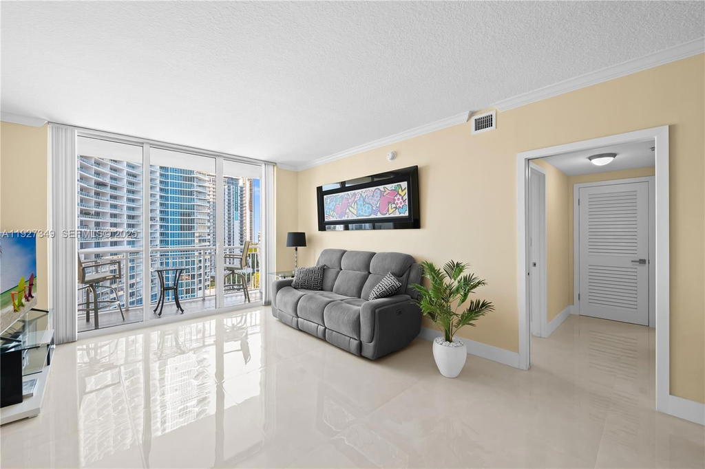 Real estate property located at 2000 Bayshore Dr #1503, Miami-dade, Cite Condo, Miami, FL