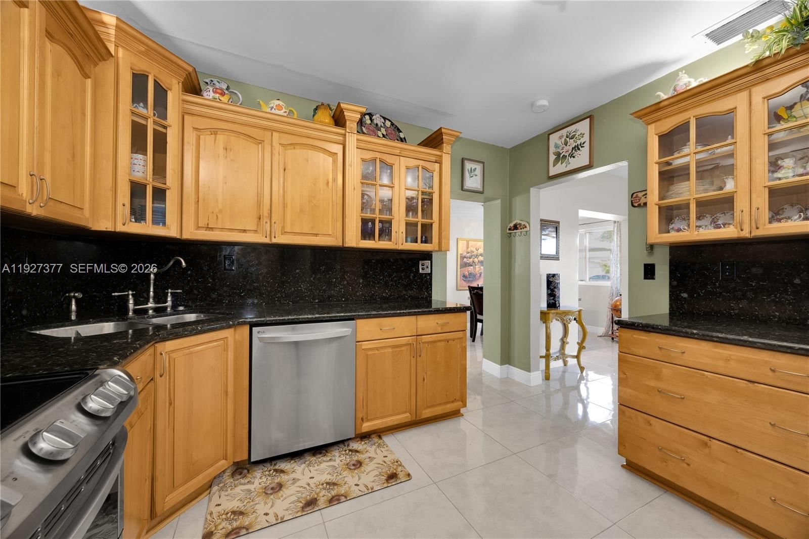 Real estate property located at 4110 7th Ln, Miami-dade, Hialeah Estates, Hialeah, FL