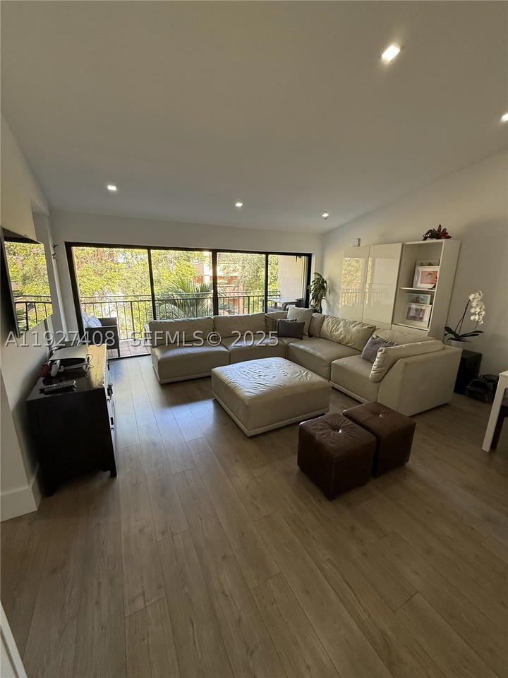 Real estate property located at 9001 94th St #208, Miami-dade, Palm Crest Villas Condo, Miami, FL
