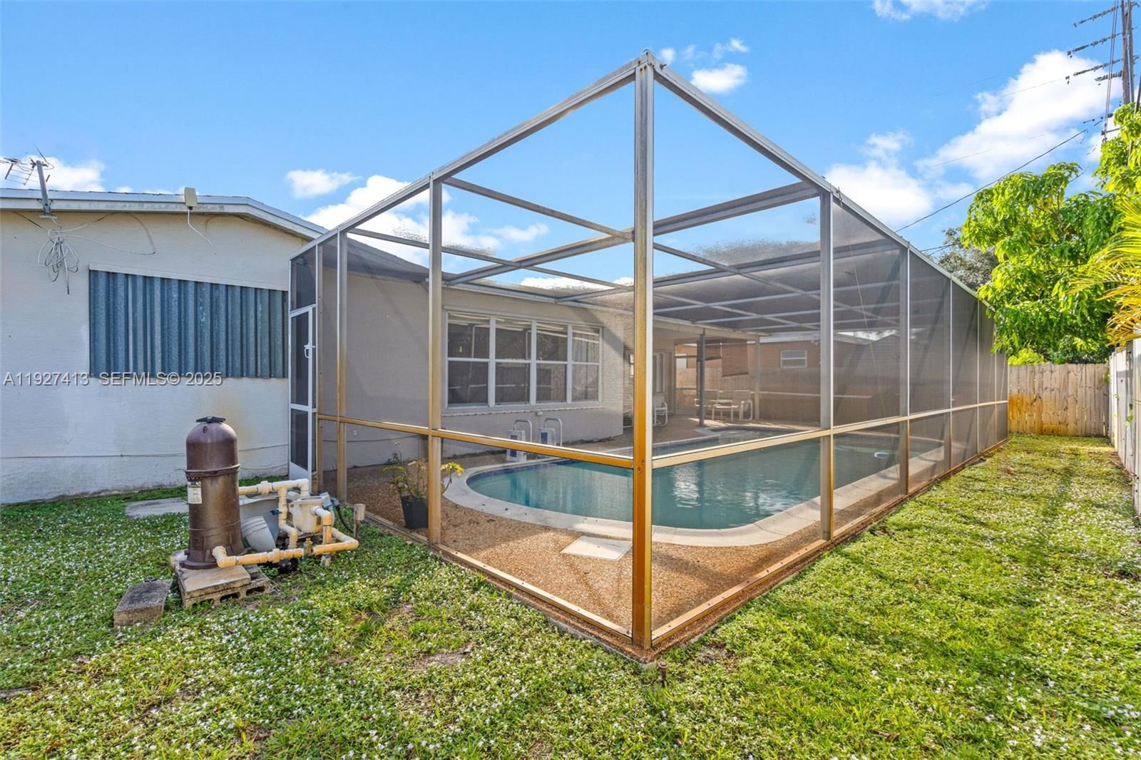 Real estate property located at 7601 Embassy Blvd, Broward, Miramar Park Third Add, Miramar, FL