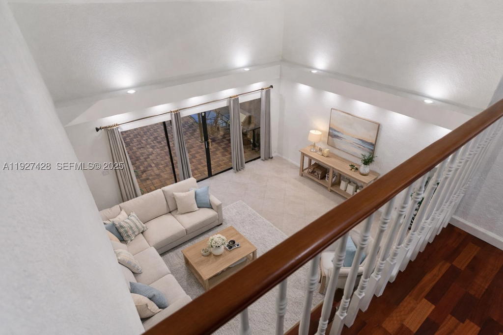 Real estate property located at 2305 Saint Andrews Rd #129, Broward, Townhouses Of Emerald Hil, Hollywood, FL