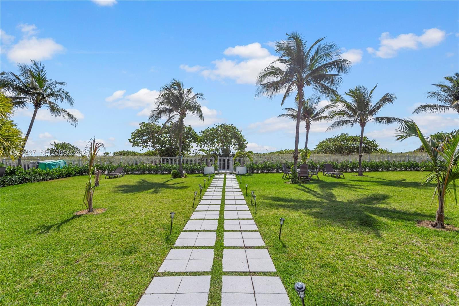 Real estate property located at 9511 Collins Ave #806, Miami-dade, 9500 Oceans Condo, Surfside, FL