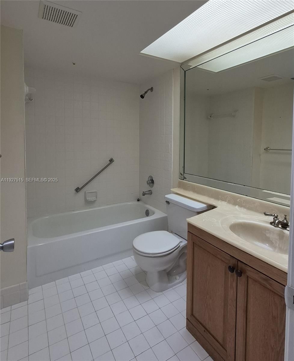 Real estate property located at 901 128th Ter #208A, Broward, Cambridge At Century, Pembroke Pines, FL