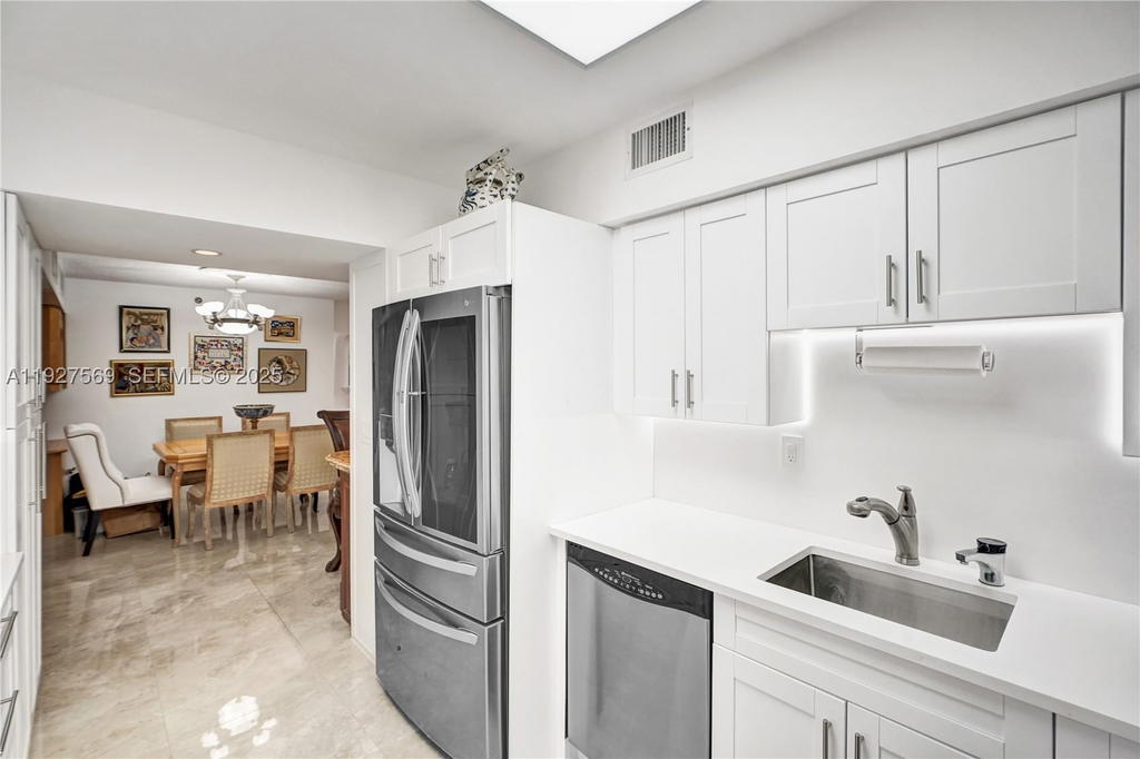 Real estate property located at 3600 Mystic Pointe Dr #311, Miami-dade, Mystic Pointe, Aventura, FL