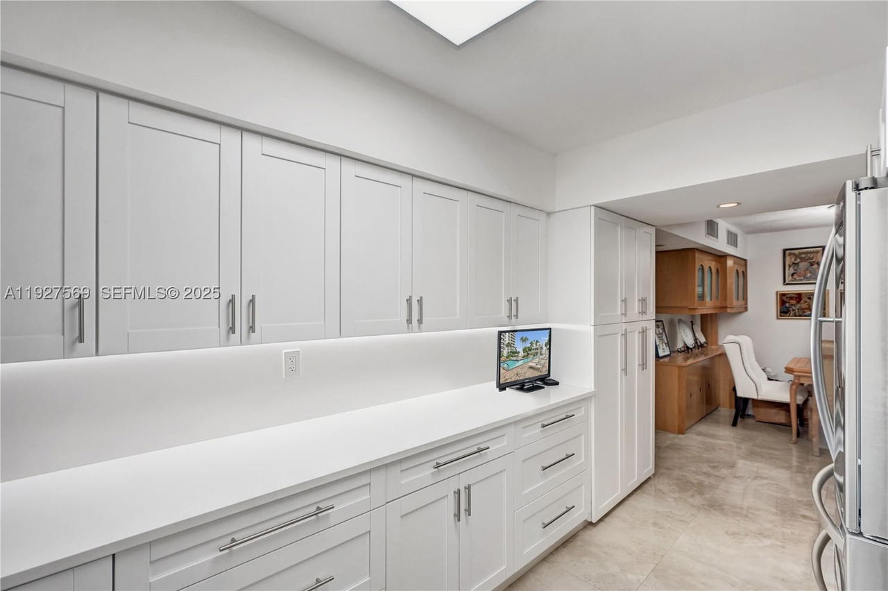 Real estate property located at 3600 Mystic Pointe Dr #311, Miami-dade, Mystic Pointe, Aventura, FL