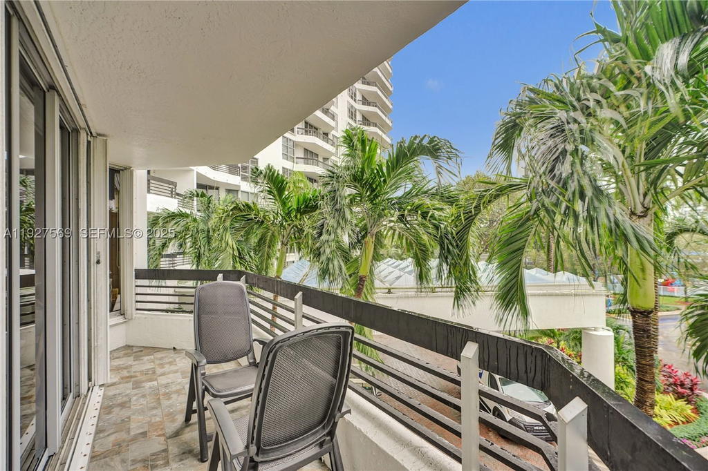 Real estate property located at 3600 Mystic Pointe Dr #311, Miami-dade, Mystic Pointe, Aventura, FL