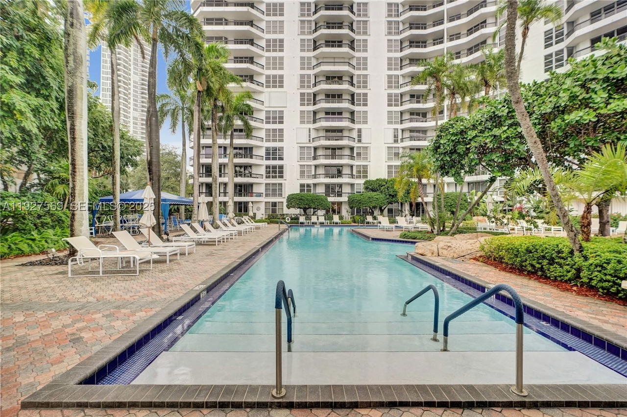 Real estate property located at 3600 Mystic Pointe Dr #311, Miami-dade, Mystic Pointe, Aventura, FL