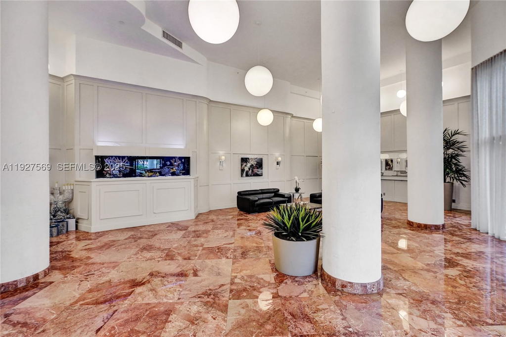 Real estate property located at 3600 Mystic Pointe Dr #311, Miami-dade, Mystic Pointe, Aventura, FL