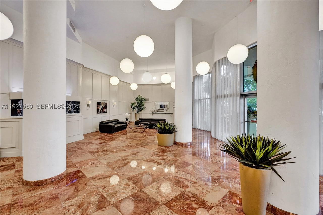 Real estate property located at 3600 Mystic Pointe Dr #311, Miami-dade, Mystic Pointe, Aventura, FL