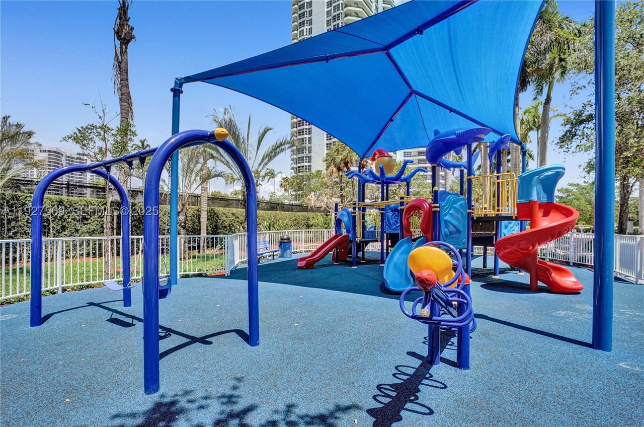 Real estate property located at 3600 Mystic Pointe Dr #311, Miami-dade, Mystic Pointe, Aventura, FL