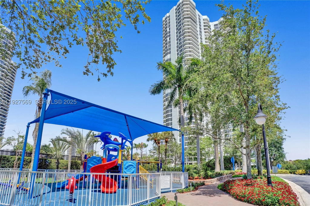 Real estate property located at 3600 Mystic Pointe Dr #311, Miami-dade, Mystic Pointe, Aventura, FL