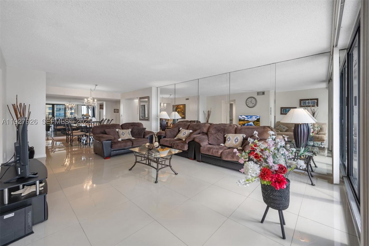 Real estate property located at 2401 Ocean Dr #1007, Broward, Britannia At Quadomain Co, Hollywood, FL