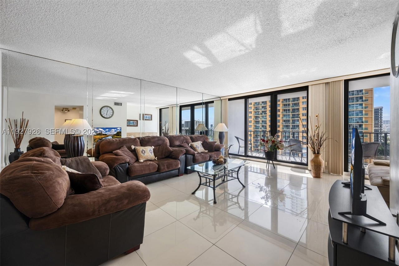 Real estate property located at 2401 Ocean Dr #1007, Broward, Britannia At Quadomain Co, Hollywood, FL