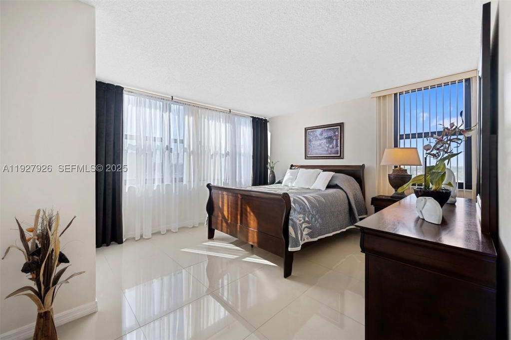 Real estate property located at 2401 Ocean Dr #1007, Broward, Britannia At Quadomain Co, Hollywood, FL