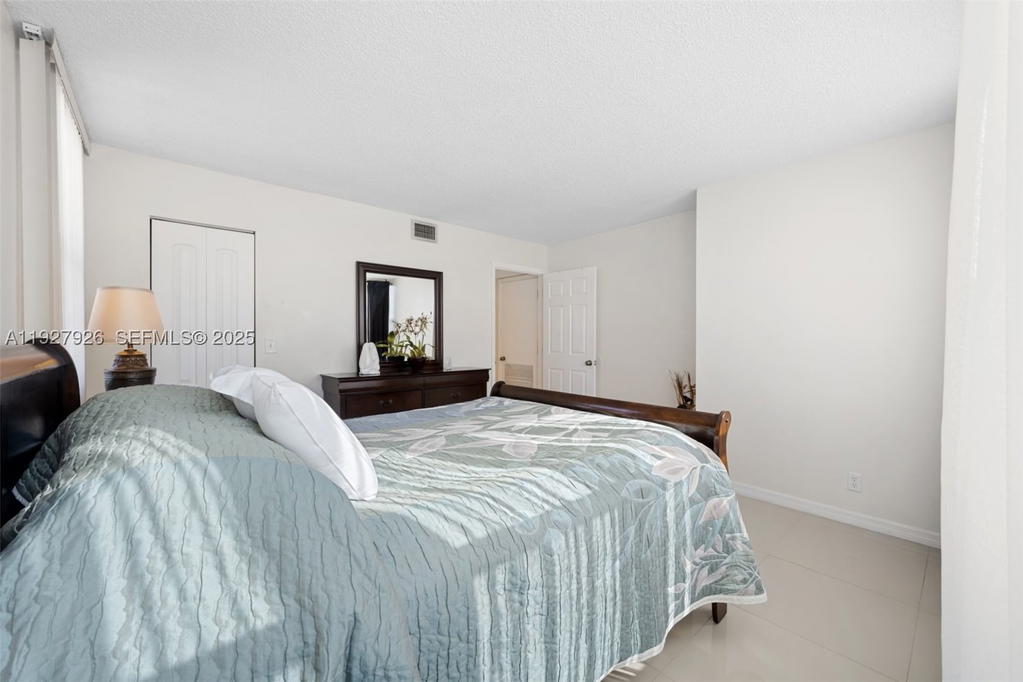 Real estate property located at 2401 Ocean Dr #1007, Broward, Britannia At Quadomain Co, Hollywood, FL