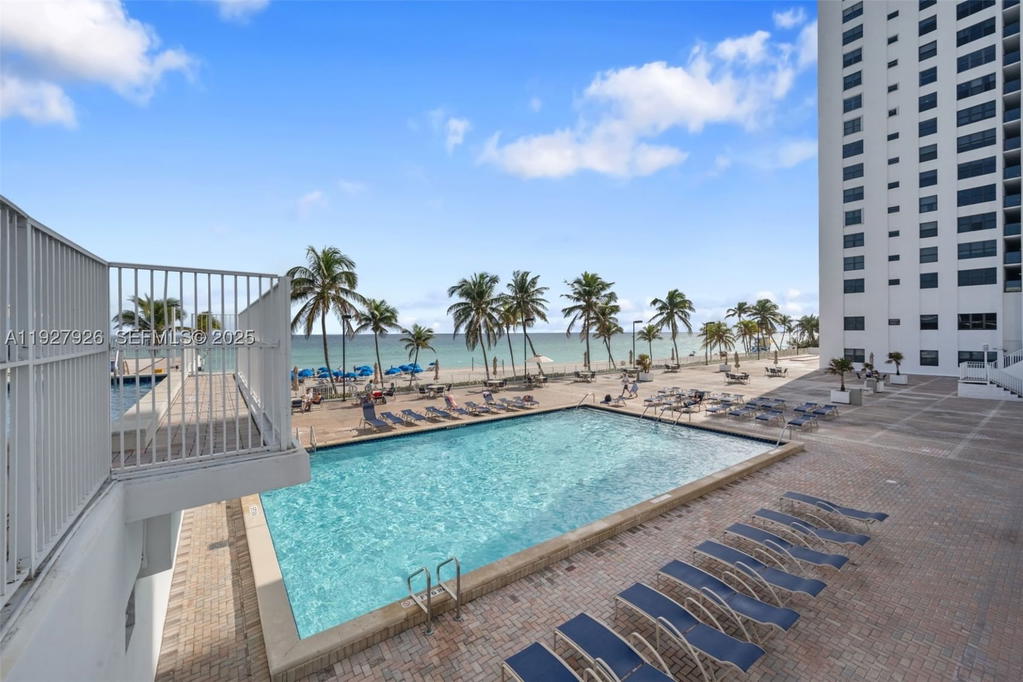 Real estate property located at 2401 Ocean Dr #1007, Broward, Britannia At Quadomain Co, Hollywood, FL