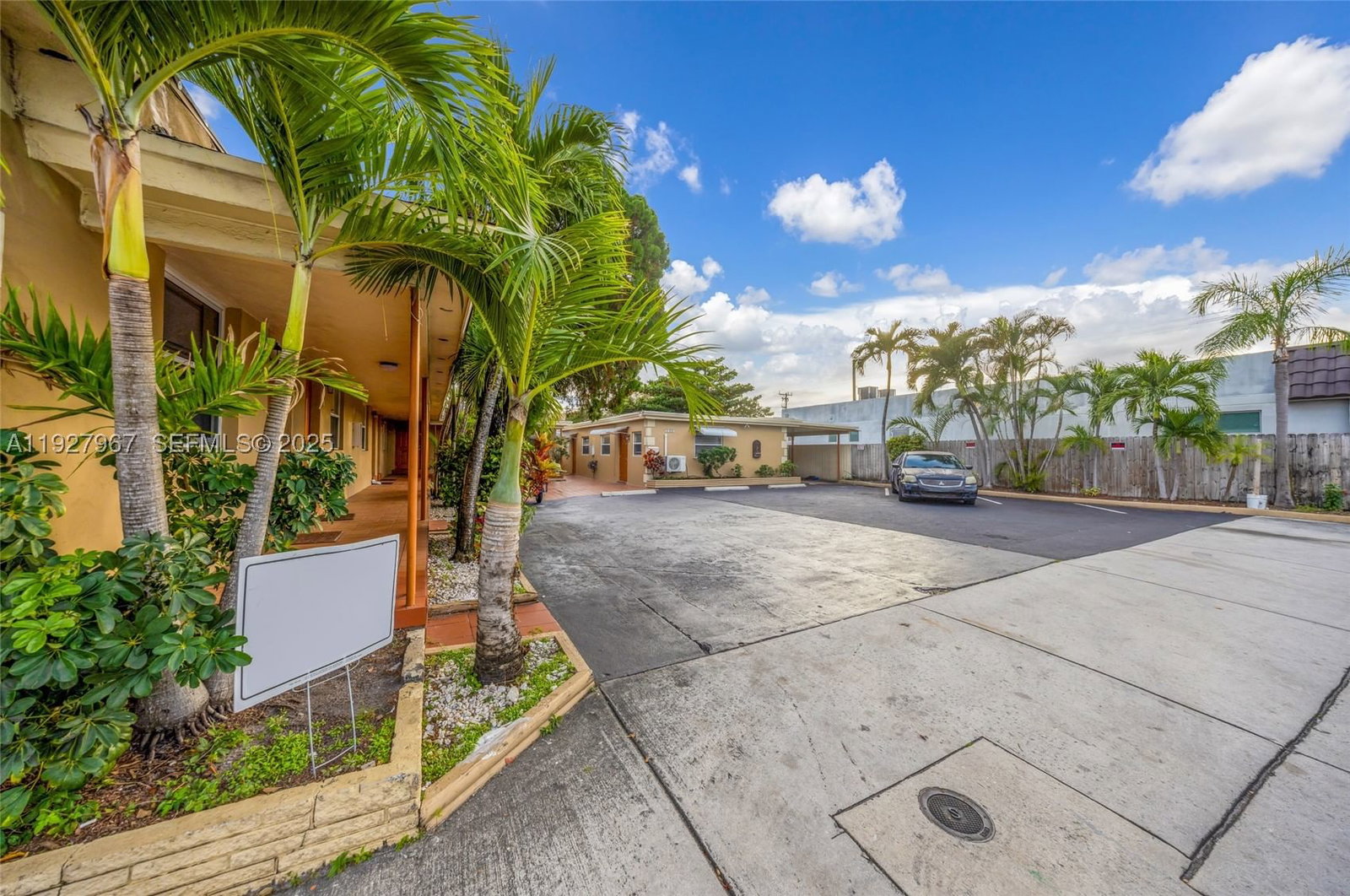 Real estate property located at 6124 Pembroke Rd, Broward, Welwyn Manor, Miramar, FL