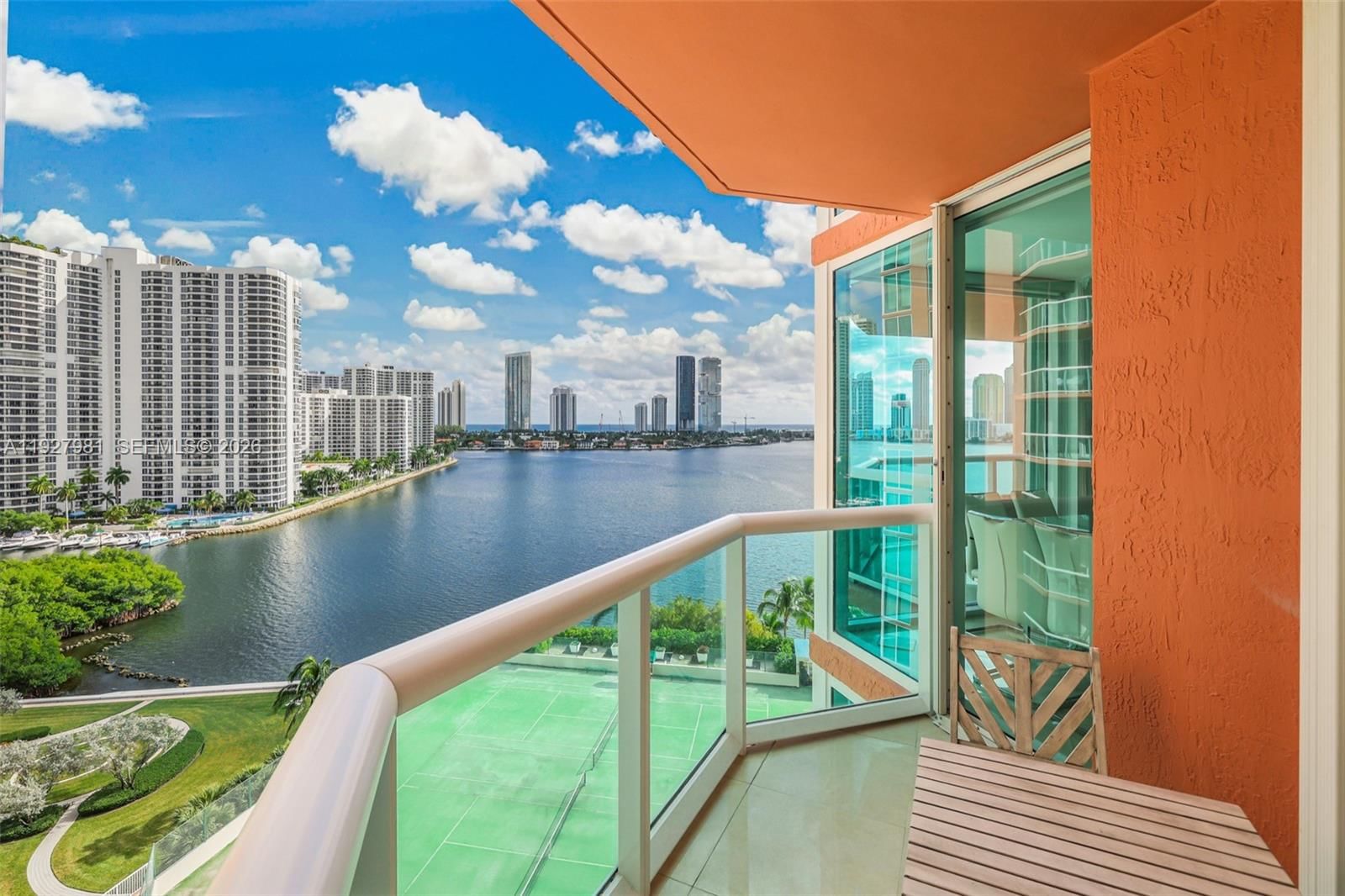 Real estate property located at 3370 Hidden Bay Dr #1207, Miami-dade, 100 Hidden Bay Condo, Aventura, FL