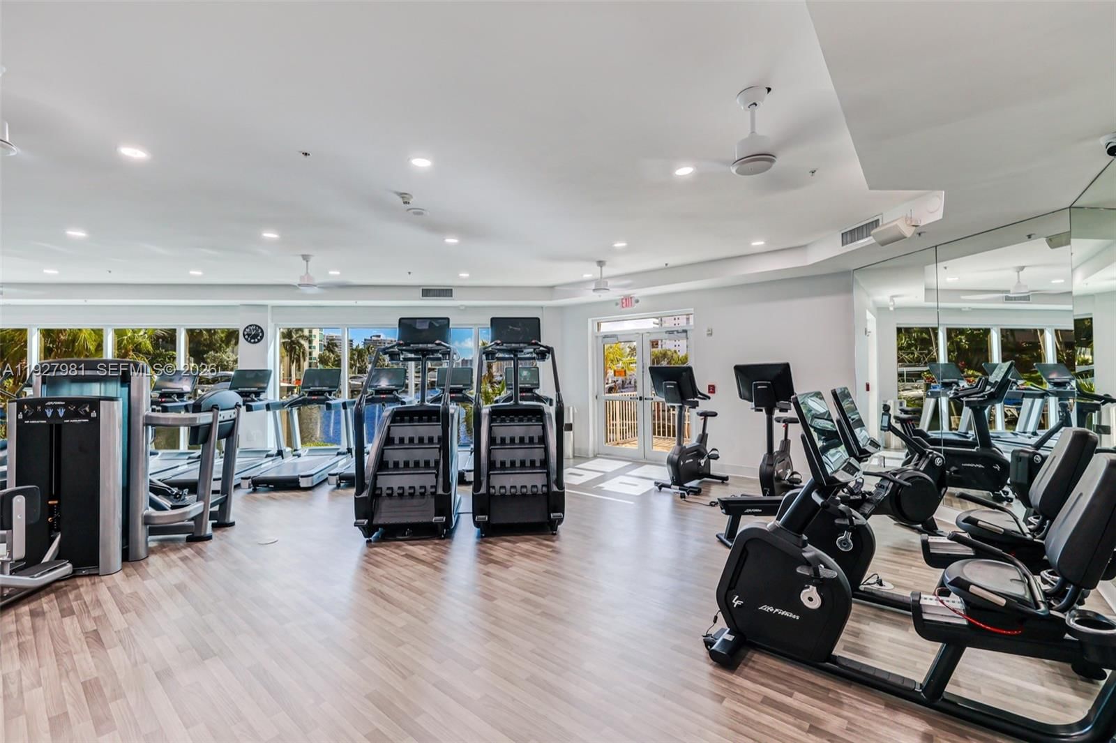 Real estate property located at 3370 Hidden Bay Dr #1207, Miami-dade, 100 Hidden Bay Condo, Aventura, FL