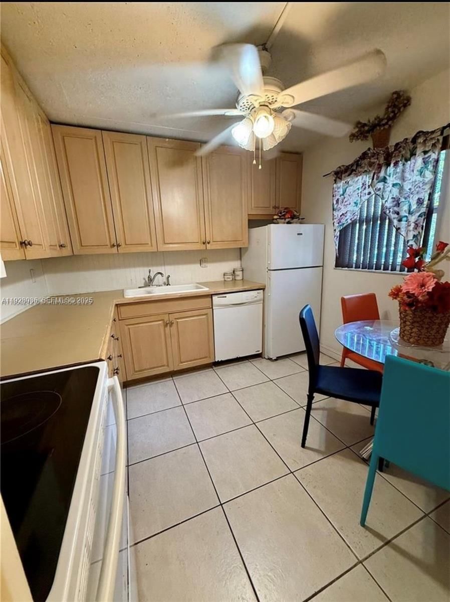 Real estate property located at 3060 Holiday Springs Blvd #104, Broward, Holiday Springs Village 2, Margate, FL