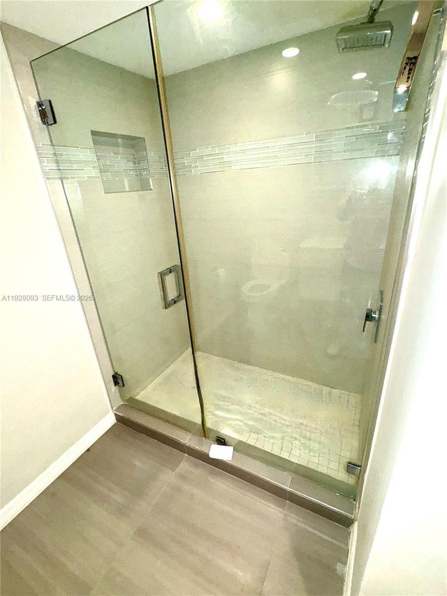 Real estate property located at 600 36th St #720, Miami-dade, Charter Club Condo, Miami, FL