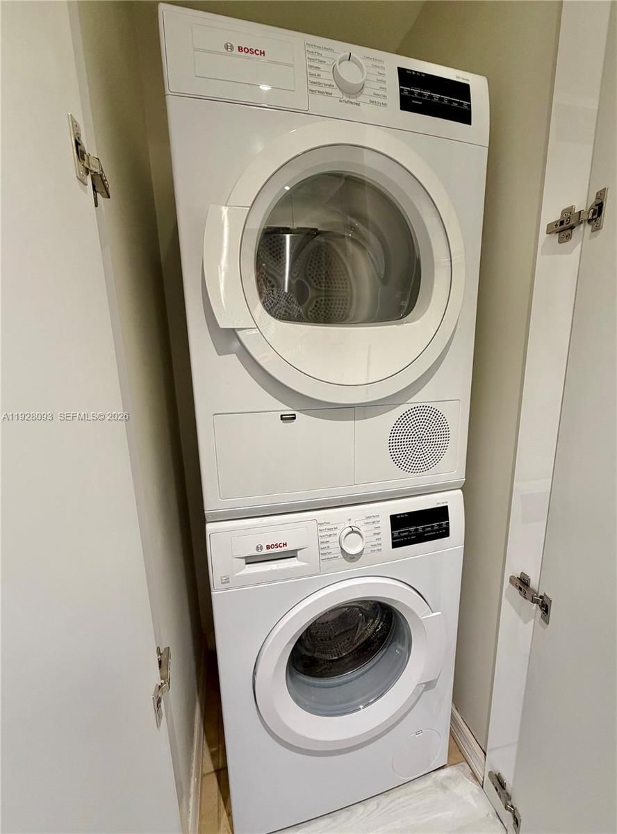 Real estate property located at 600 36th St #720, Miami-dade, Charter Club Condo, Miami, FL