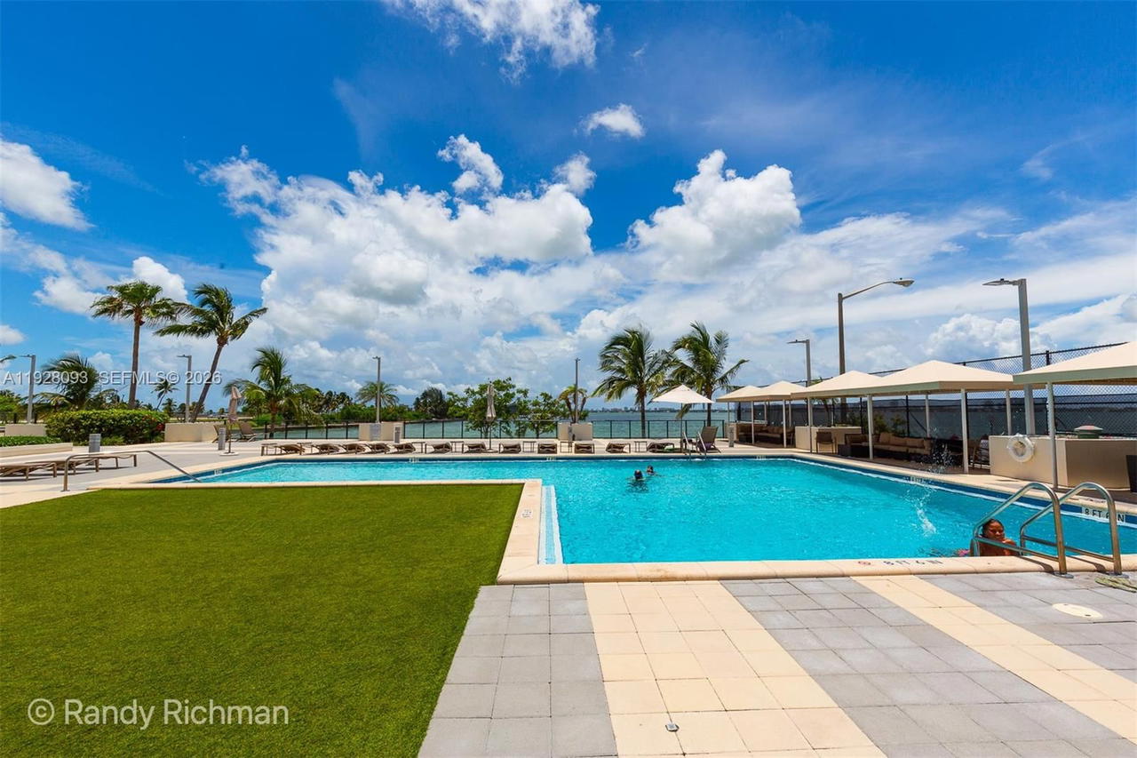 Real estate property located at 600 36th St #720, Miami-dade, Charter Club Condo, Miami, FL