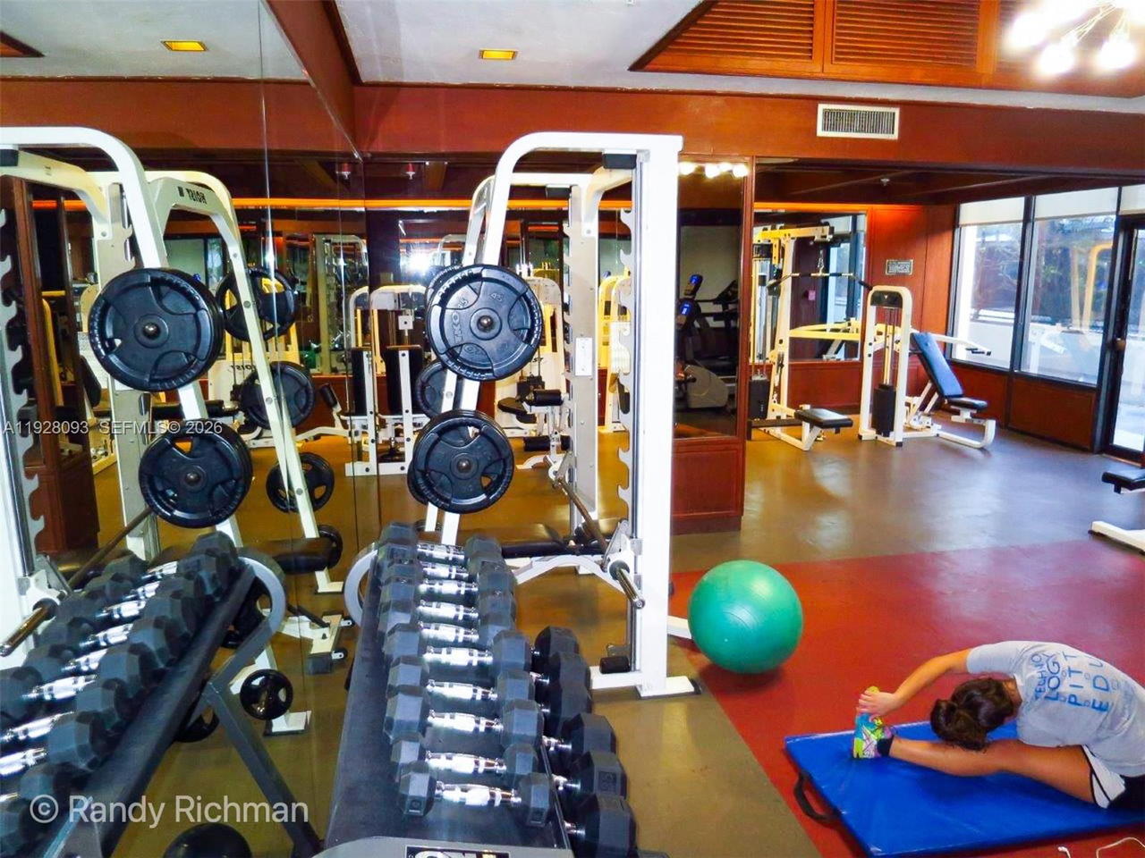 Real estate property located at 600 36th St #720, Miami-dade, Charter Club Condo, Miami, FL