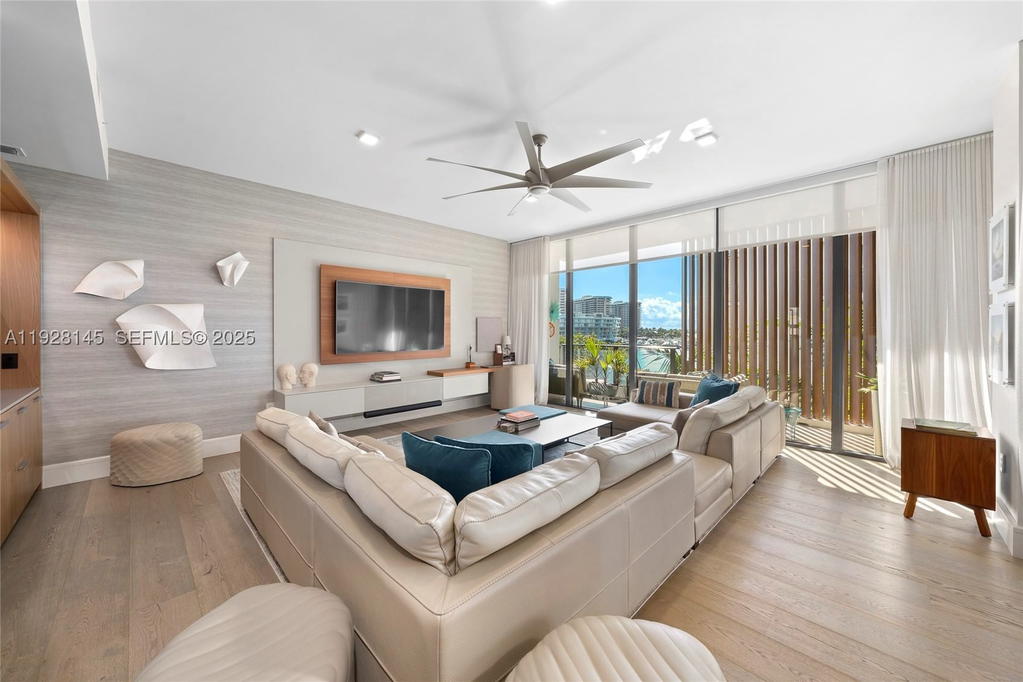 Real estate property located at 3581 Glencoe St #403, Miami-dade, The Fairchild Coconut Grov, Miami, FL