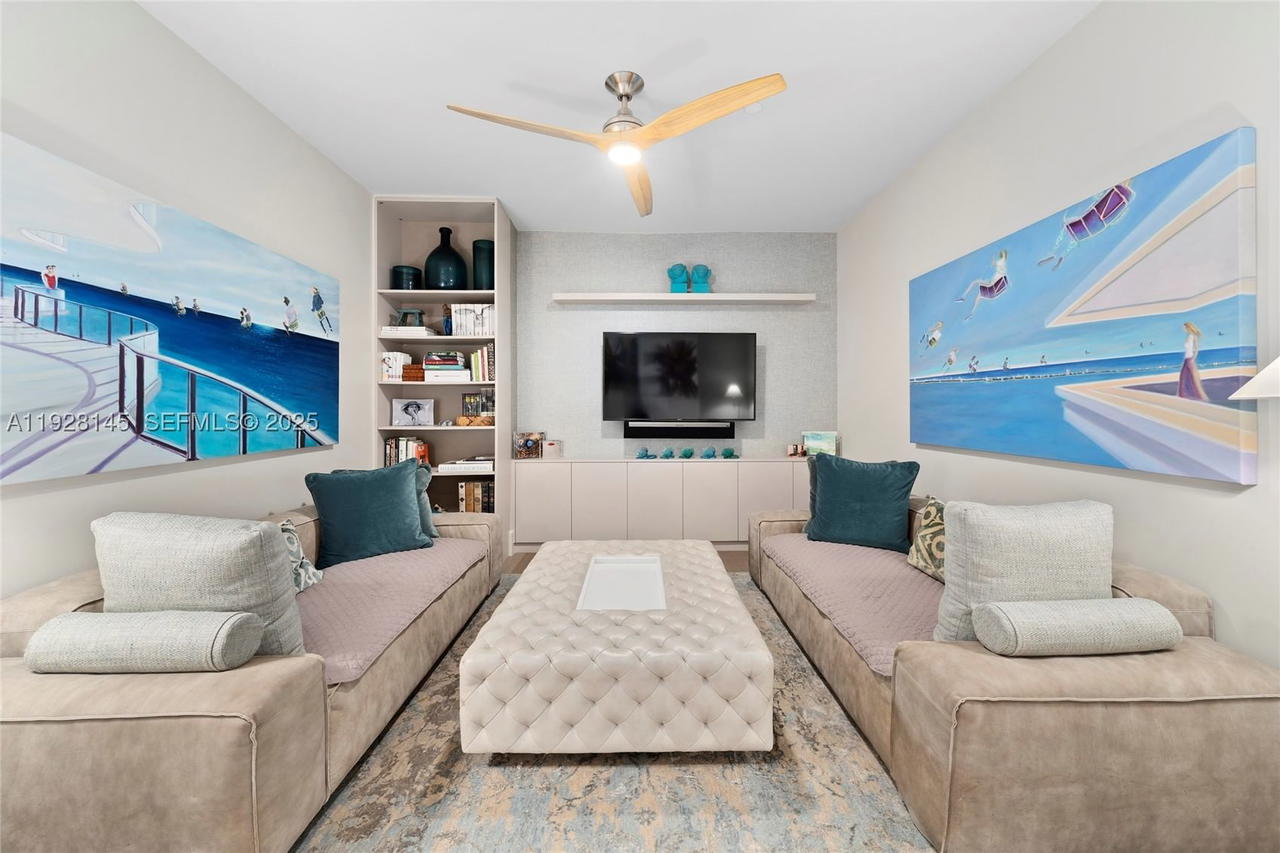 Real estate property located at 3581 Glencoe St #403, Miami-dade, The Fairchild Coconut Grov, Miami, FL