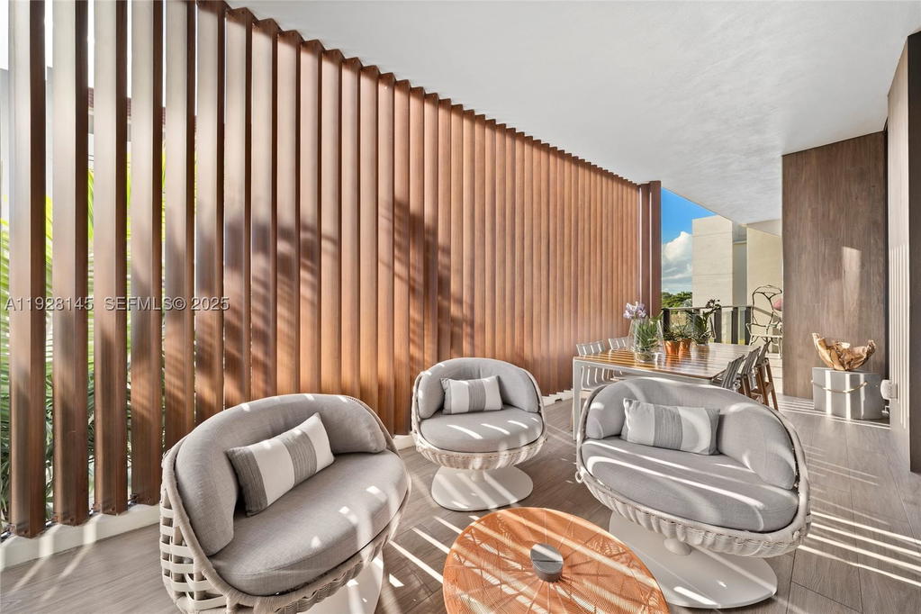 Real estate property located at 3581 Glencoe St #403, Miami-dade, The Fairchild Coconut Grov, Miami, FL