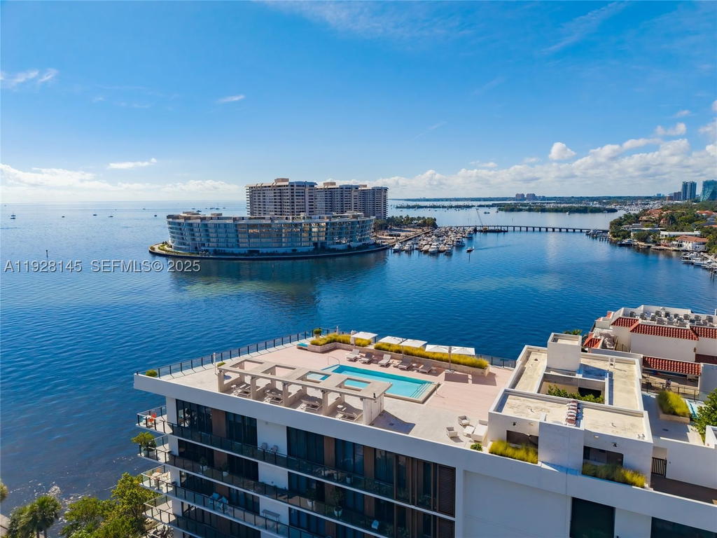 Real estate property located at 3581 Glencoe St #403, Miami-dade, The Fairchild Coconut Grov, Miami, FL