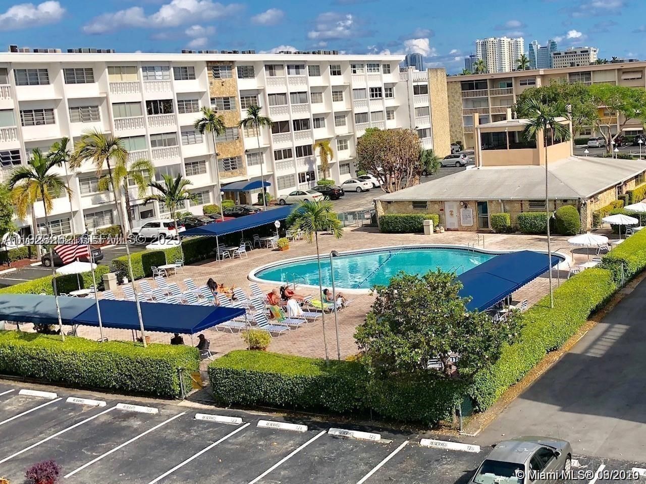 Real estate property located at 215 3rd Ave #407B, Broward, First Gulfstream Garden, Hallandale Beach, FL