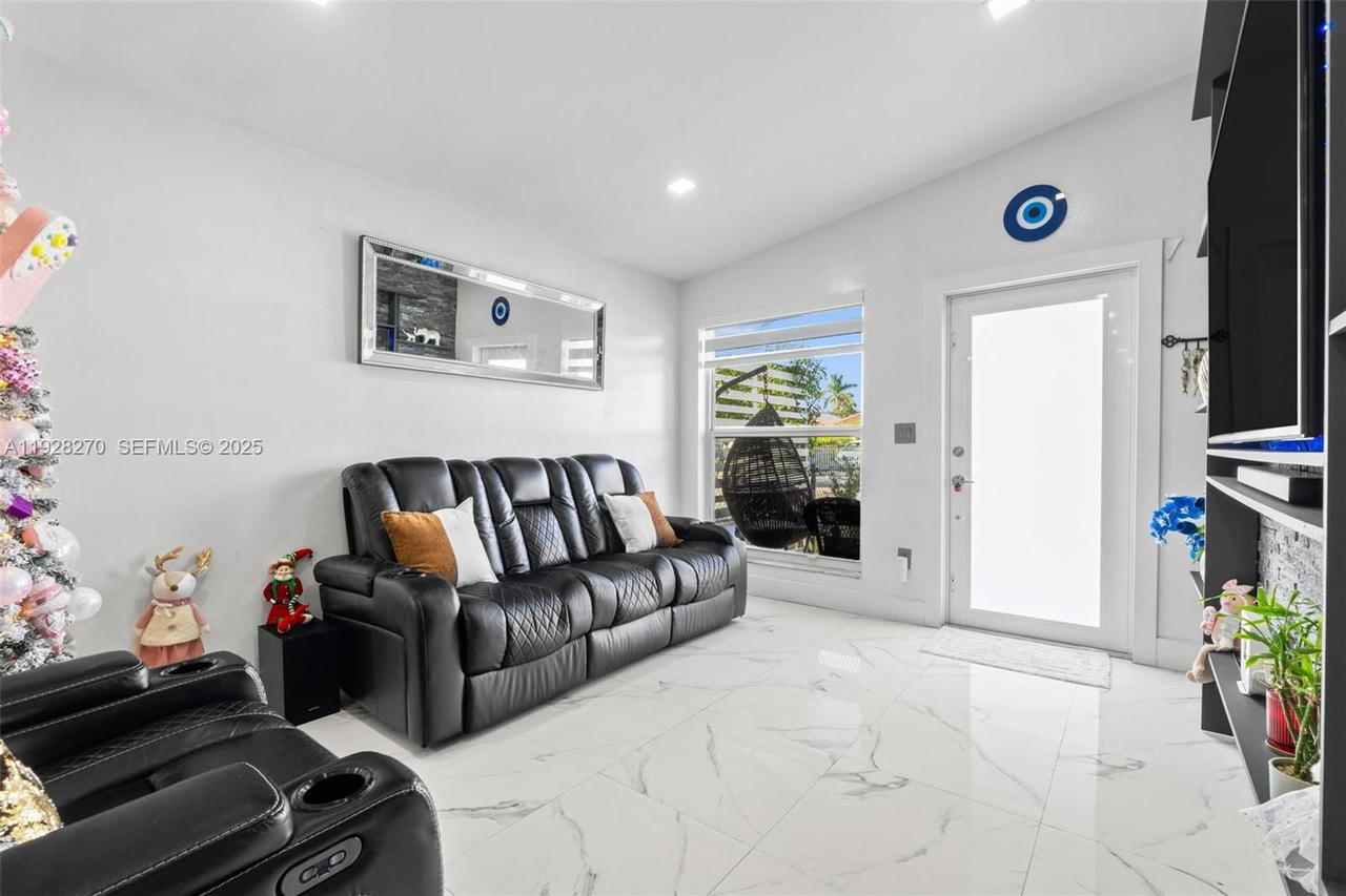 Real estate property located at 8822 112th Ter, Miami-dade, London Estates 1st Addn, Hialeah Gardens, FL