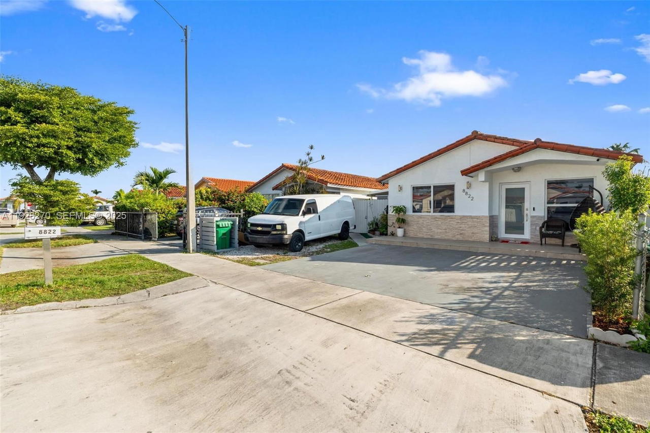 Real estate property located at 8822 112th Ter, Miami-dade, London Estates 1st Addn, Hialeah Gardens, FL