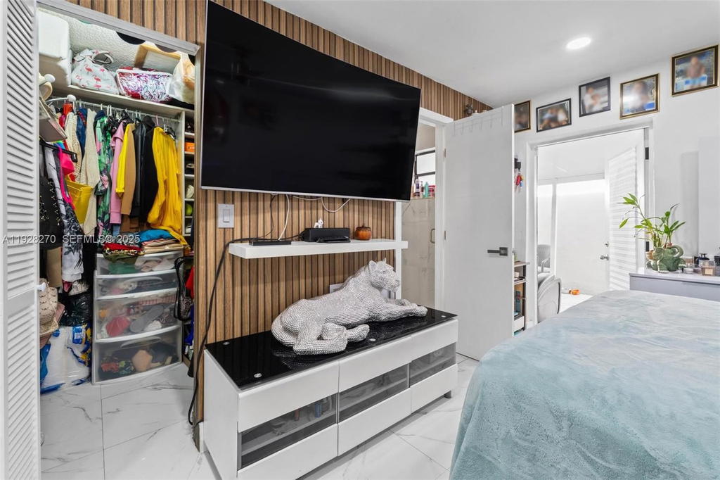 Real estate property located at 8822 112th Ter, Miami-dade, London Estates 1st Addn, Hialeah Gardens, FL