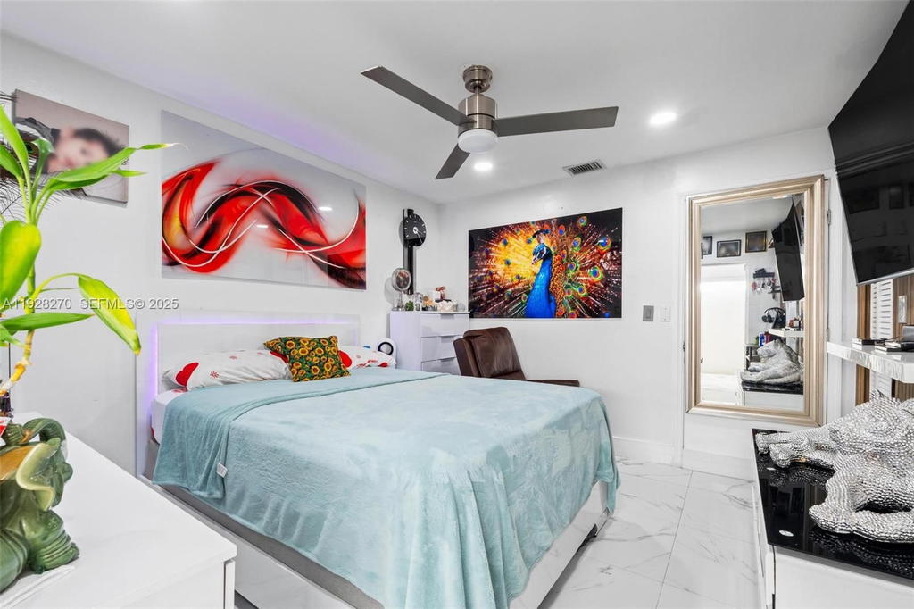 Real estate property located at 8822 112th Ter, Miami-dade, London Estates 1st Addn, Hialeah Gardens, FL