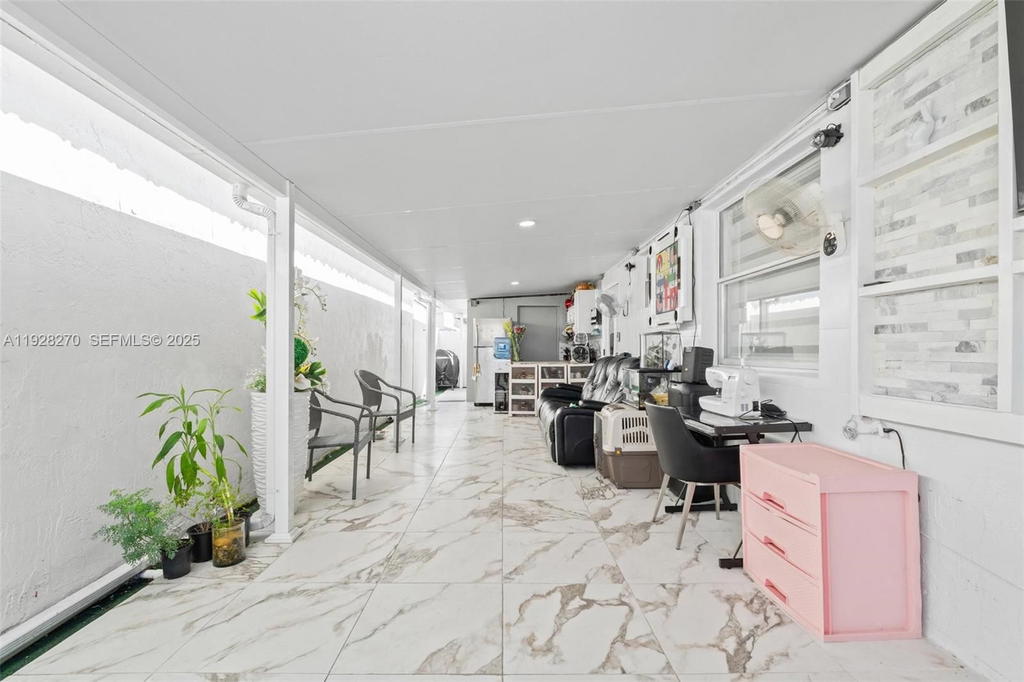 Real estate property located at 8822 112th Ter, Miami-dade, London Estates 1st Addn, Hialeah Gardens, FL