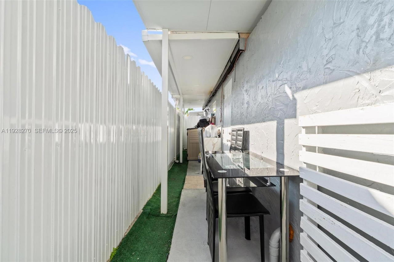 Real estate property located at 8822 112th Ter, Miami-dade, London Estates 1st Addn, Hialeah Gardens, FL