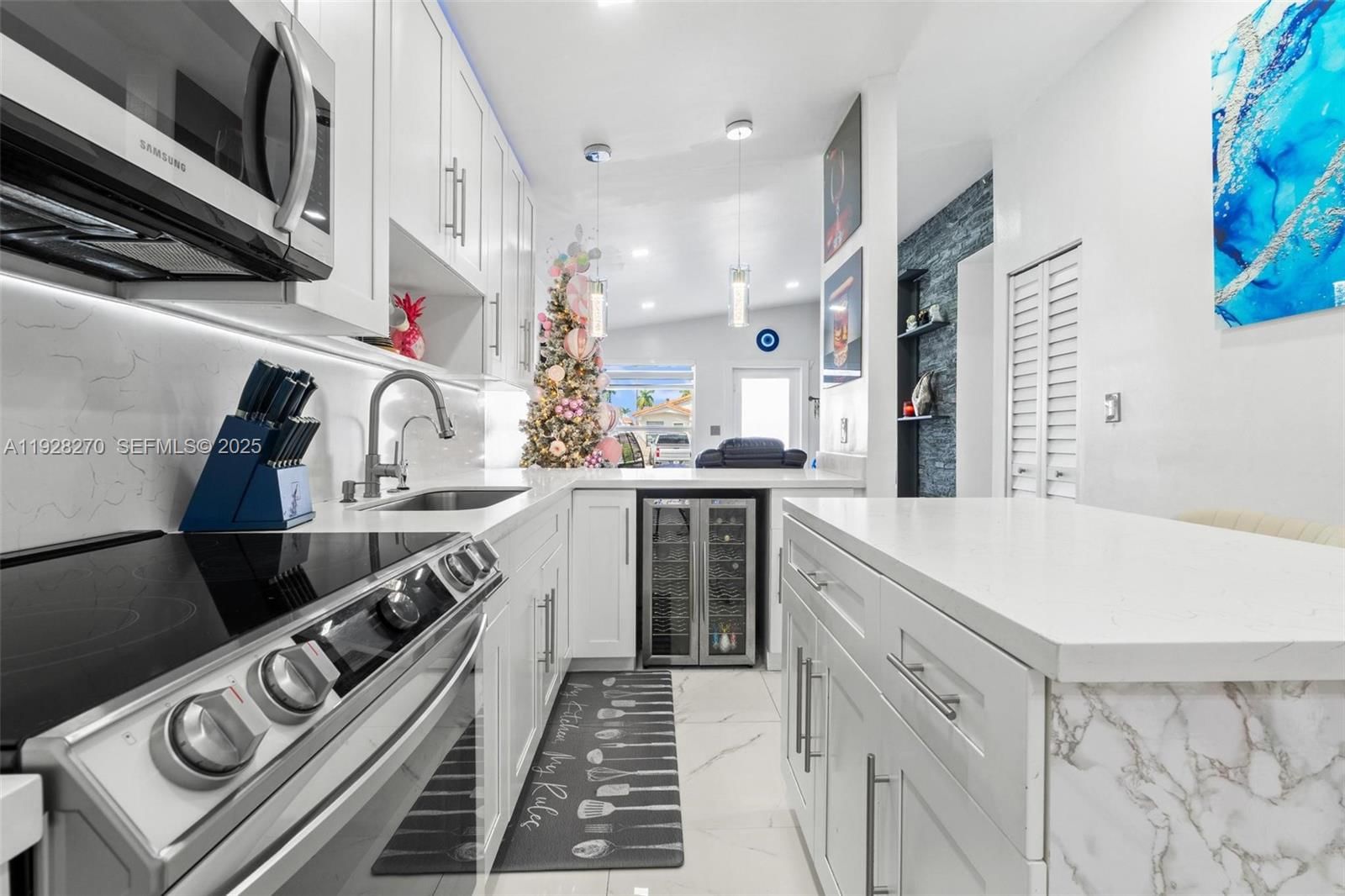 Real estate property located at 8822 112th Ter, Miami-dade, London Estates 1st Addn, Hialeah Gardens, FL