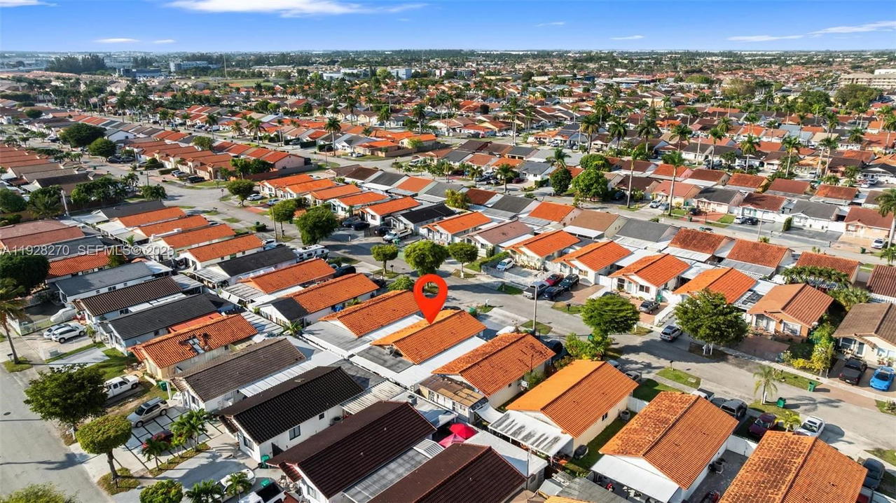Real estate property located at 8822 112th Ter, Miami-dade, London Estates 1st Addn, Hialeah Gardens, FL