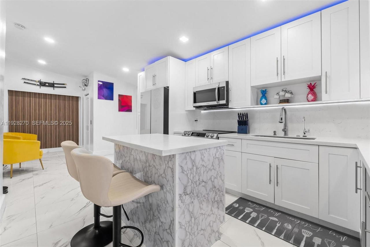 Real estate property located at 8822 112th Ter, Miami-dade, London Estates 1st Addn, Hialeah Gardens, FL