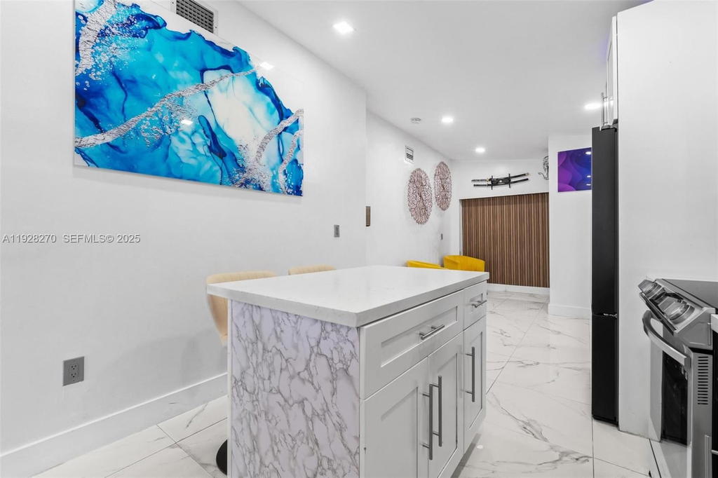 Real estate property located at 8822 112th Ter, Miami-dade, London Estates 1st Addn, Hialeah Gardens, FL