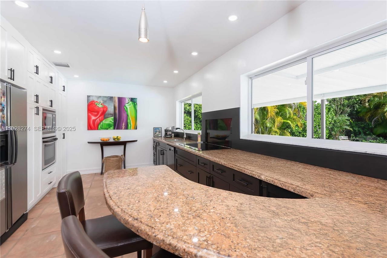 Real estate property located at 10511 122nd Ct, Miami-dade, Devon Aire Estates Sec 1, Miami, FL