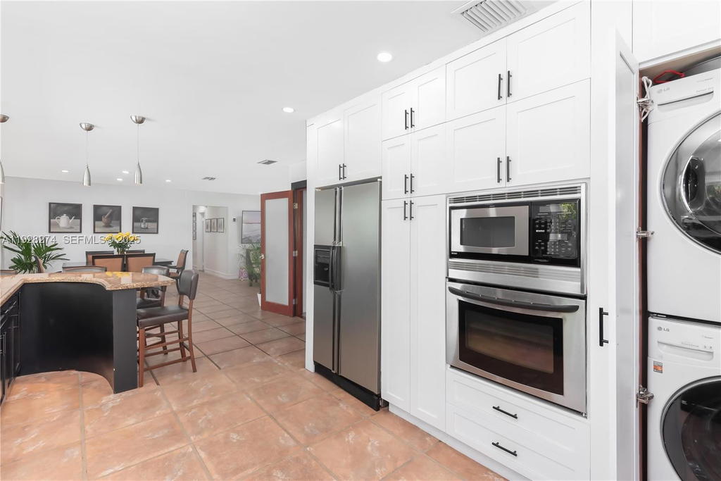 Real estate property located at 10511 122nd Ct, Miami-dade, Devon Aire Estates Sec 1, Miami, FL