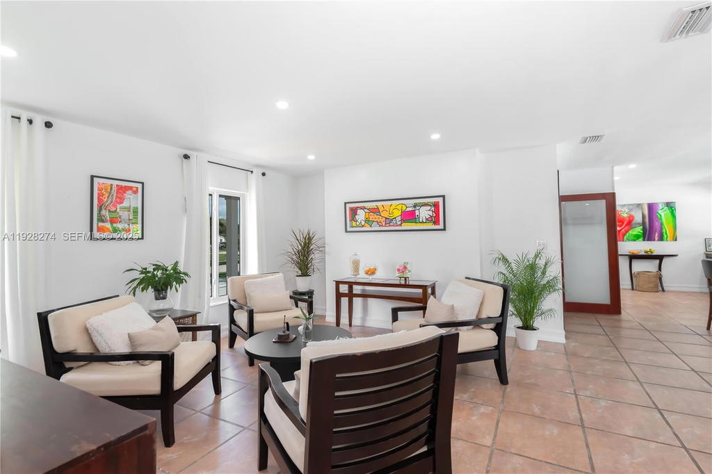 Real estate property located at 10511 122nd Ct, Miami-dade, Devon Aire Estates Sec 1, Miami, FL