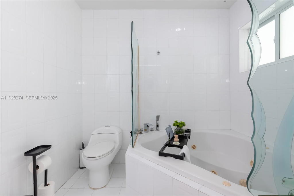 Real estate property located at 10511 122nd Ct, Miami-dade, Devon Aire Estates Sec 1, Miami, FL